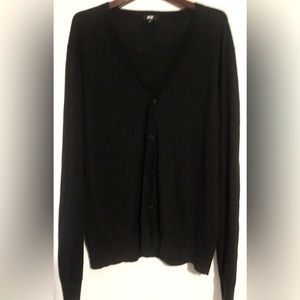 Uniqlo Cardigan. Never worn . In new condition